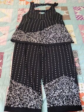 Cropped Capri Pajama Set